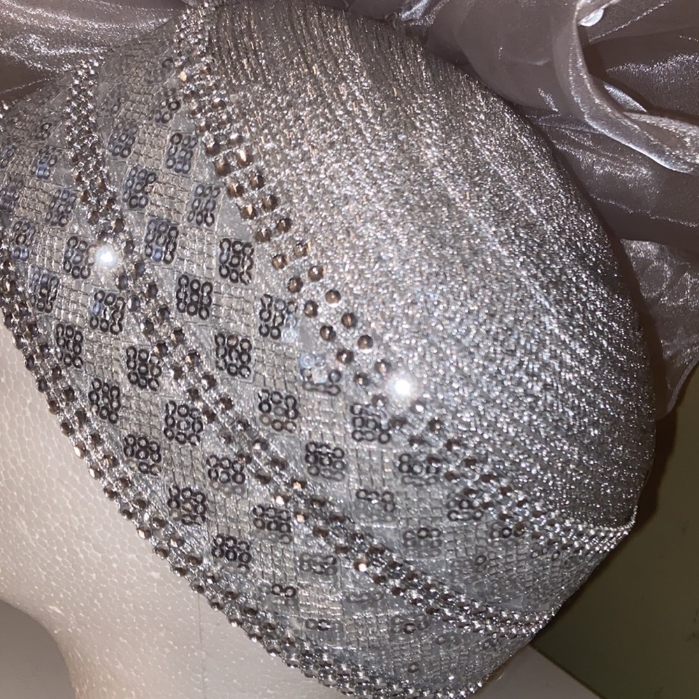 Gorgeous Metallic Silver Whittall & Shon Church Dress Hat - Picture 2 of 12